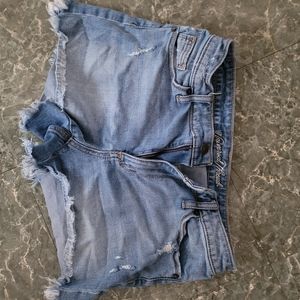 Universal thread size 4 short shorts